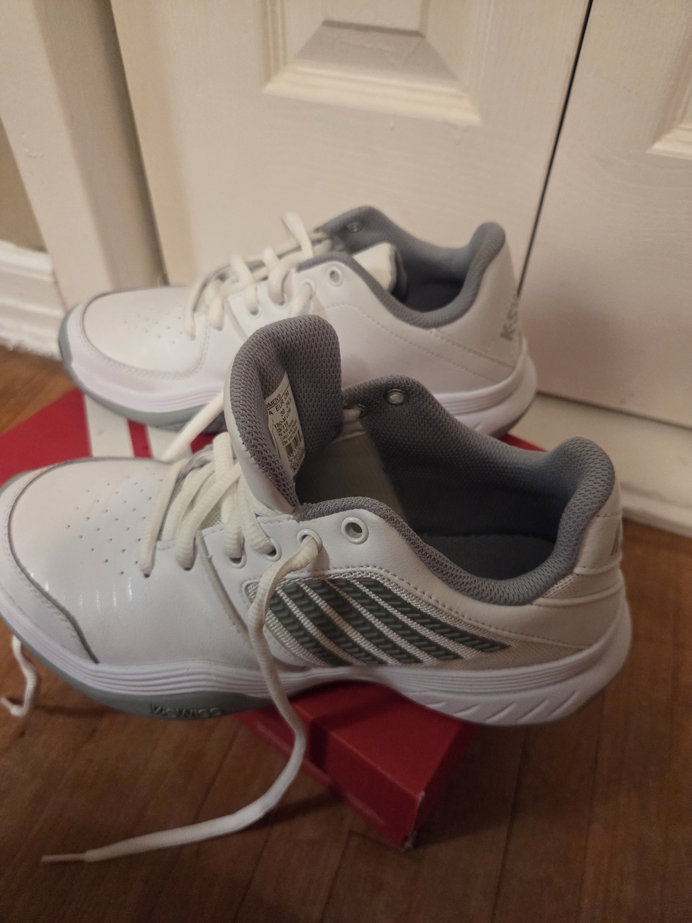 K-Swiss Women's Size 7.5 White and Gray Athletic Sneakers - Picture 8 of 8